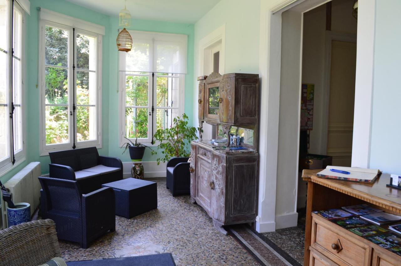 La Brasserie Chambre D'Hotes De Delphine Saulge Exterior photo